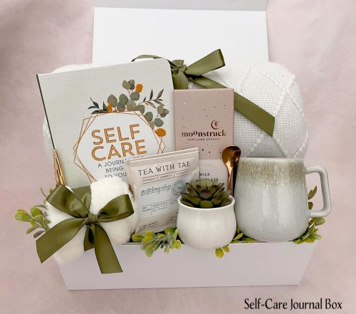 For the self-care queen: Etsy Self-Care Box