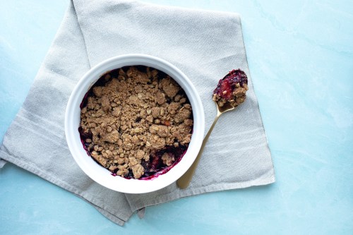 Oatmeal and fruit crumble in a bowl